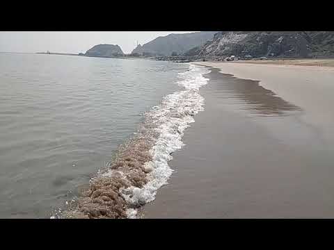 Khorfakkan waves