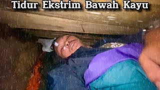 Download lagu Extreme Camping During Heavy Rain And Storms Sleep In Underground Wood mp3