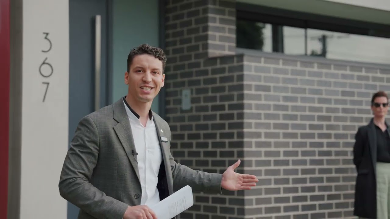 Warwick Gardiner - Director & Auctioneer