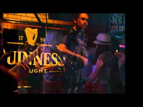 A Bear with a Car on Top - Live at Kilkenny's - 2010 - Jellyfish Productions