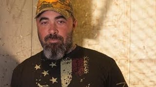 Aaron Lewis Explains The Hilarious REAL Reason Why He Can&#39;t Speak Spanish