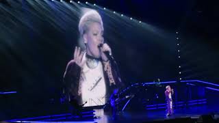 P!nk performs &#39;Hustle&#39; Live for the FIRST time! - Vancouver