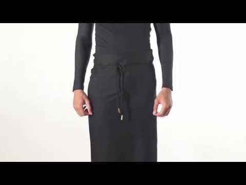 How To Wear a LOVI Sarong - Back Sweep A.K.A. The Marlon Brando