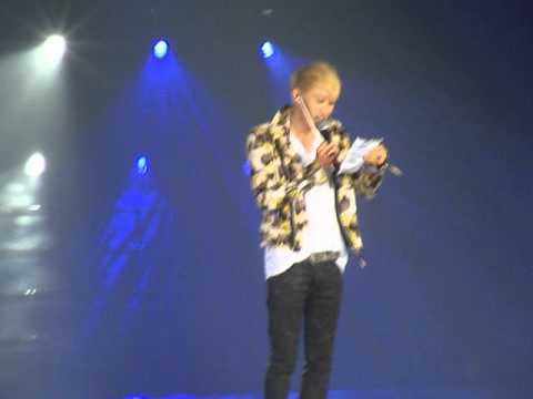 [FANCAM] 120406 SS4 Paris - Eunhyuk talks in french