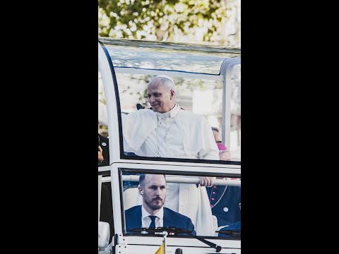Pope Leo rides popemobile through Paris