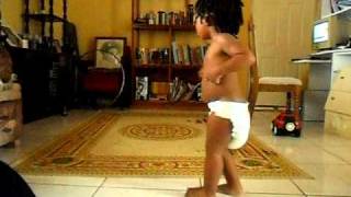 baby dancing to hey mama