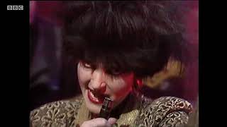 Siouxsie and the Banshees - This Wheel&#39;s on Fire - TOTP  - 1987