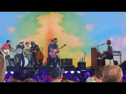 Jack Johnson with the Avett Brothers "Mudfootball" at Farm Aid 2017