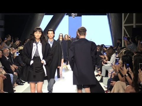 Ouverture de l'Arab Fashion Week à Dubai