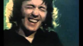 RORY GALLAGHER-WHO&#39;S THAT COMING (IRISH TOUR 1974).avi