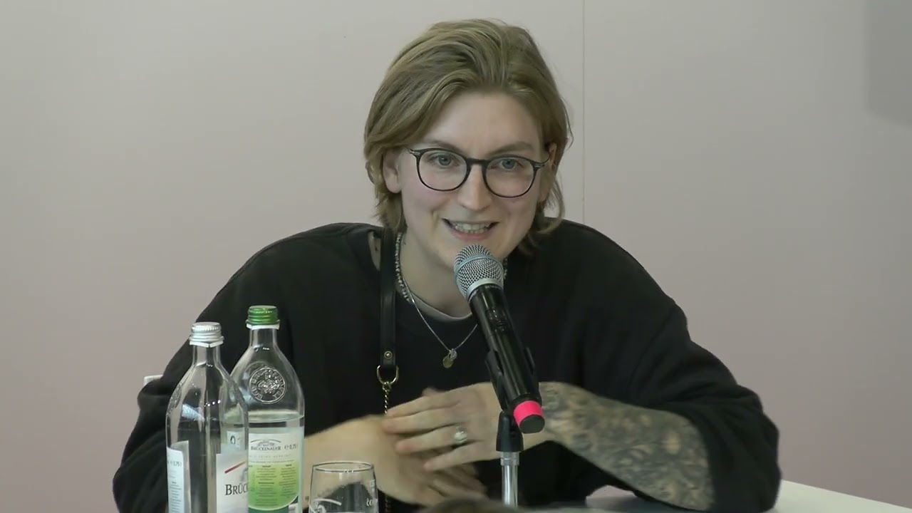 Linn Penelope Rieger - Zerbrochenes Feuer  (Matthes & Seitz)