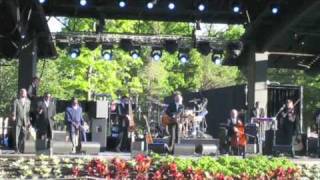 Lyle Lovett - Red Butte Gardens - Penguins