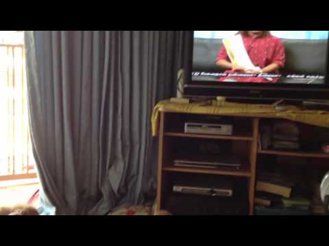 Chiu Sen's pet cute Minor girl. Listening & waiting for him to come home! Live interview! Cute!!