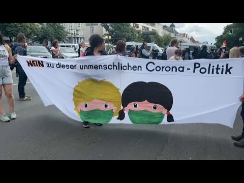 Berlino, scontri tra polizia e manifestanti anti lockdown