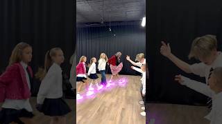 Шаффл Баттл 😎🔥 GIRLS 👧 VS BOYS 🧒 WHO BEST DANCING ? 🤔🏆 NEON MODE 😨