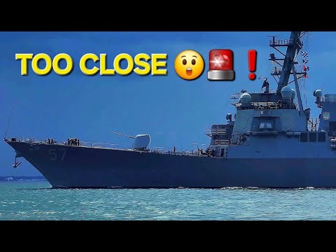 TOO CLOSE 😳🌊#containership #waves #roughseas #ship #wow (DDG-57) Arleigh Burke c #destroyer #guns