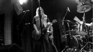 Rhino Bucket &quot;Going Down Tonight&quot; Live in Cangas (Spain)