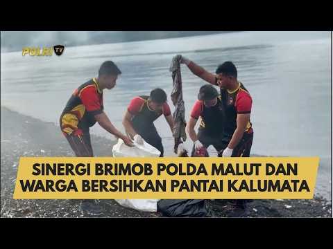 SINERGI BRIMOB POLDA MALUT DAN WARGA BERSIHKAN PANTAI KALUMATA