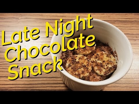 Low Carb Chocolate Snack | Healthy High Protein Late Night Greek Yogurt & Chocolate Dessert