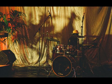 AYLØ - Romantic (Live Performance)