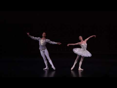 Olga Smirnova and Victor Caixeta in an excerpt from "Raymonda"