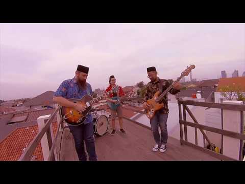 Negative, SUNYOTOK by COKI BOLLEMEYER official music video