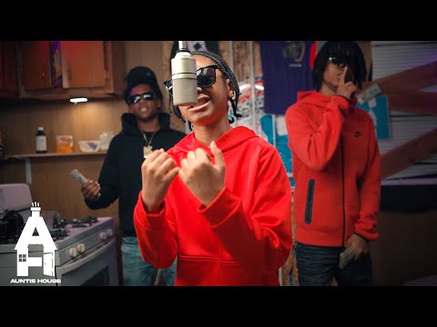 Lil St just performed Kimbo Slice @ Auntie House 🎙