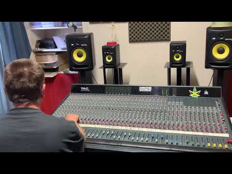 Dougie Wardrop mixing JVDR009 for Debtera Records @ Conscious Sounds studio