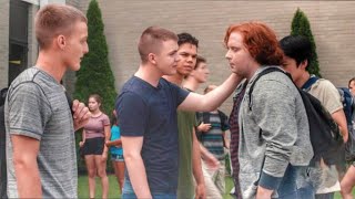 Questi bulli non sanno che il ragazzo grasso si allena con il campione di pugilato