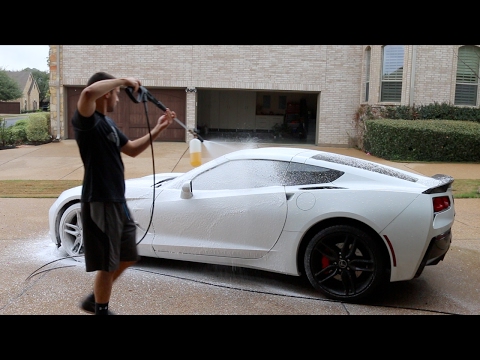 Touchless car wash with foam cannon, power washer & leaf blo...