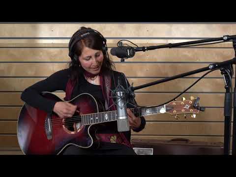 Art Con Stage - Nic Koray, Hang In There