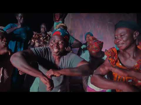 AWETOU  FEAT  GREG BURKIMBILA - BURKINABE     ( CLIP OFFICIEL)