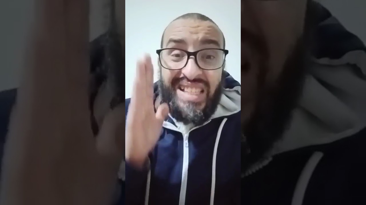 القاضي قنديل الصحافة و السخافة.