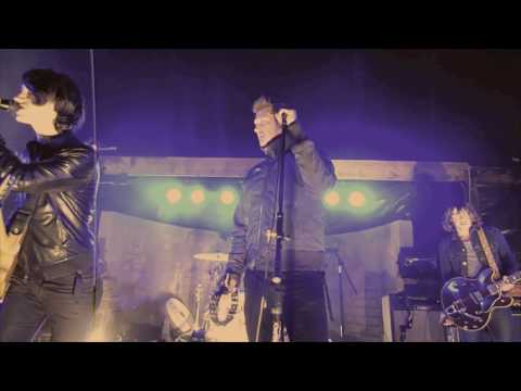 ARCTIC MONKEYS US- PIONEERTOWN: 18 Dance Little Liar (encore with Josh Homme)