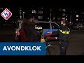 Politie controleert in Den Haag en een stel staat op straat te roken - OMROEP WEST