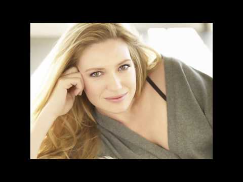Anna Torv Tits