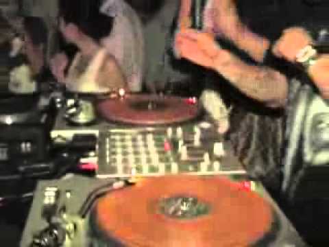 K-Weezy perfoms in club !