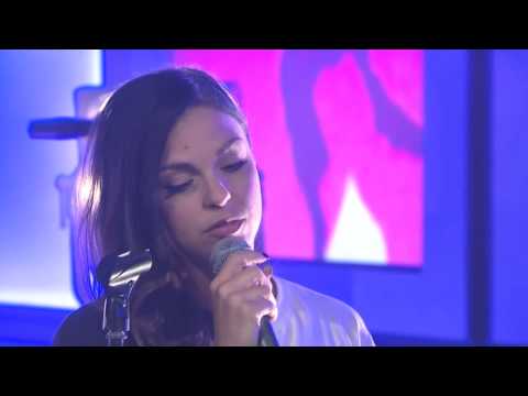 Alina Devecerski om livet efter genombrottet - Nyhetsmorgon (TV4)