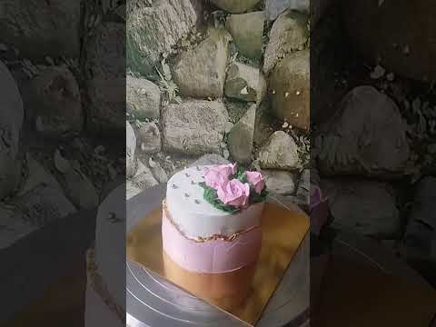 Birthday cake for rose theem decorations, Deva' Kitchen