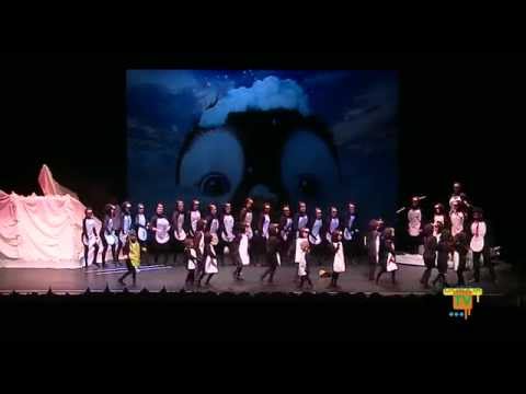 21/03/14 – La Nucía celebró el «Día Internacional del Síndrome de Down» con el musical «Happy Feet»