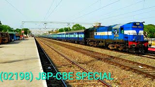 preview picture of video 'FULL HONK ATTACK:(02198)JBP-CBE SPECIAL EXPRESS JUMP OVER KHIRKIYA.'