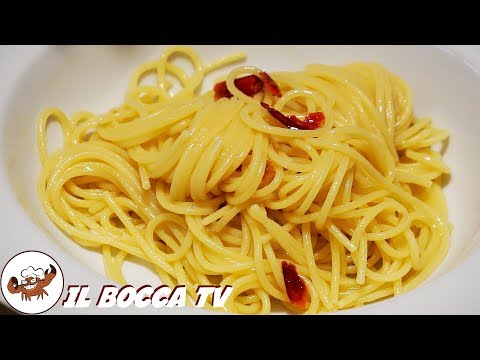 Crema di cliniche contro pigmentazione Dopo che un posto là fu una macchia scura su una faccia