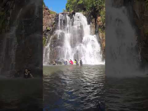 Banho na Cachoeira Balarotti em Astorga PR