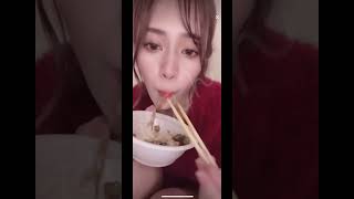 【TikTokライブ】超美人?胸元緩すぎで   ? 見えてる サービス 見えすぎ　放送事故 Japanese Japan TikTok Live Girl