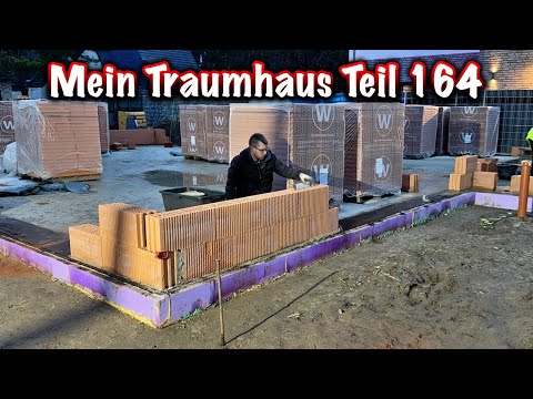 Dream house! (Laying the first rows of bricks - Part 164) MaurerM