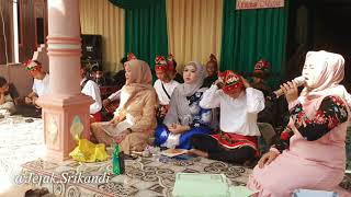 Download lagu Kambang Goyang mp3