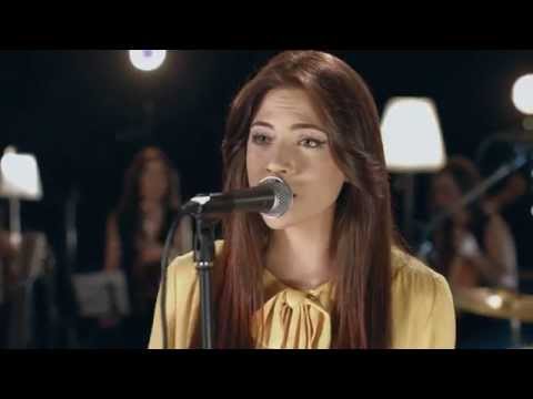 LAURA DURAND - Tan pequeño frente a mi