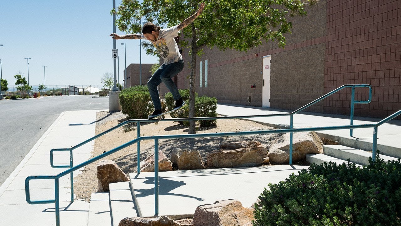 'Shep Dawgs 5' - el RAW de Riley Hawk