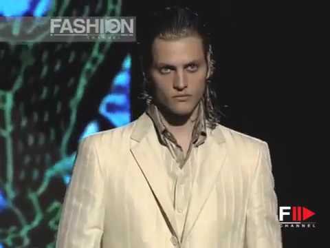 Fashion Show "Valentino" Pret a Porter Men Spring Summer 2003 3 of 3