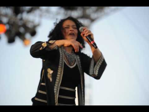 Dawn Tyler Watson "Feeling Kinda Rotten" Sing-a-long at Tampa Bay Blues Festival